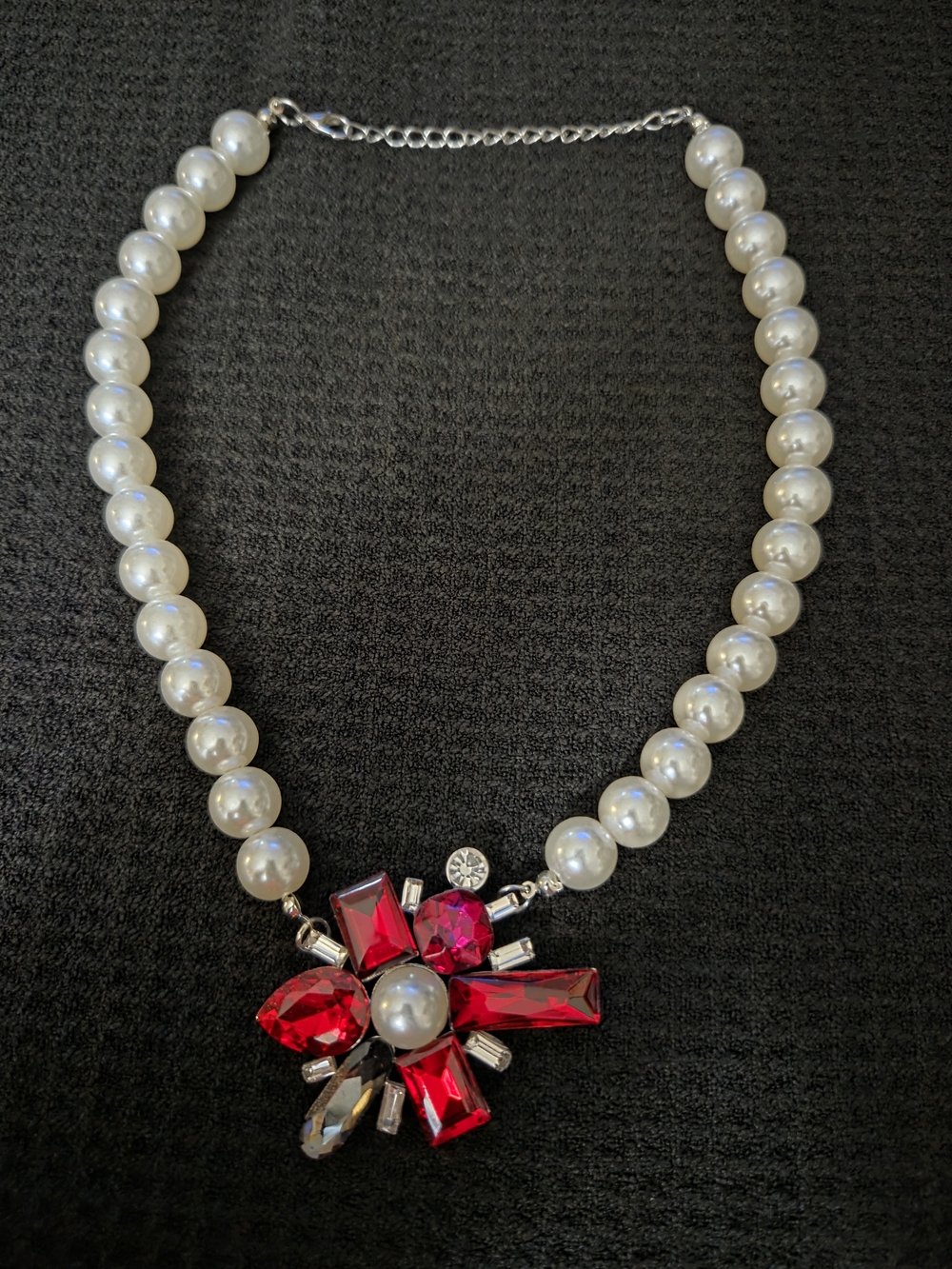Pearl Beaded Necklace w/ Red Pendant